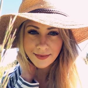 Meet your Posher, April